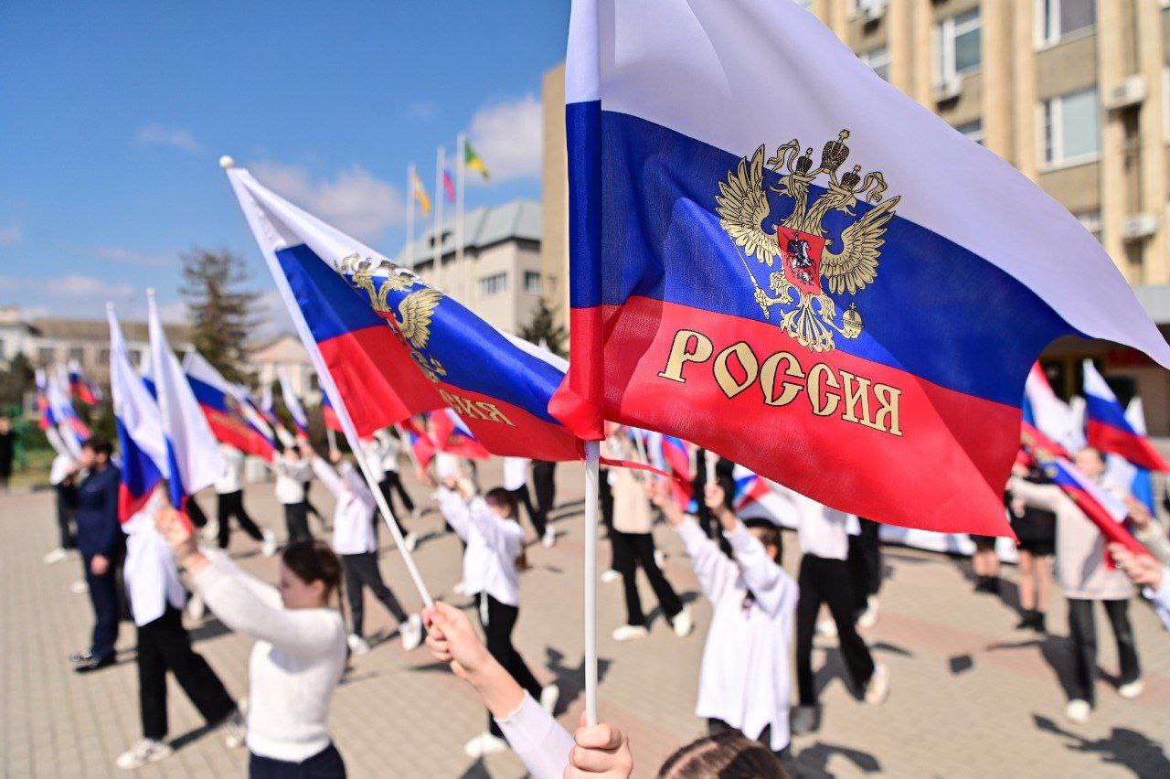 На Прикумье отметили 10-летие воссоединения Крыма с Россией.