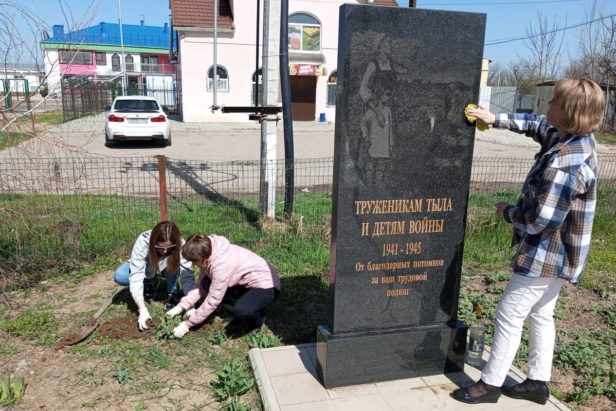 Ежегодно 18 апреля во всем мире отмечается День защиты памятников и исторических мест. В преддверии этой даты в рамках нацпроекта «Культура» в России традиционно проходят акции по приведению в порядок мемориалов..