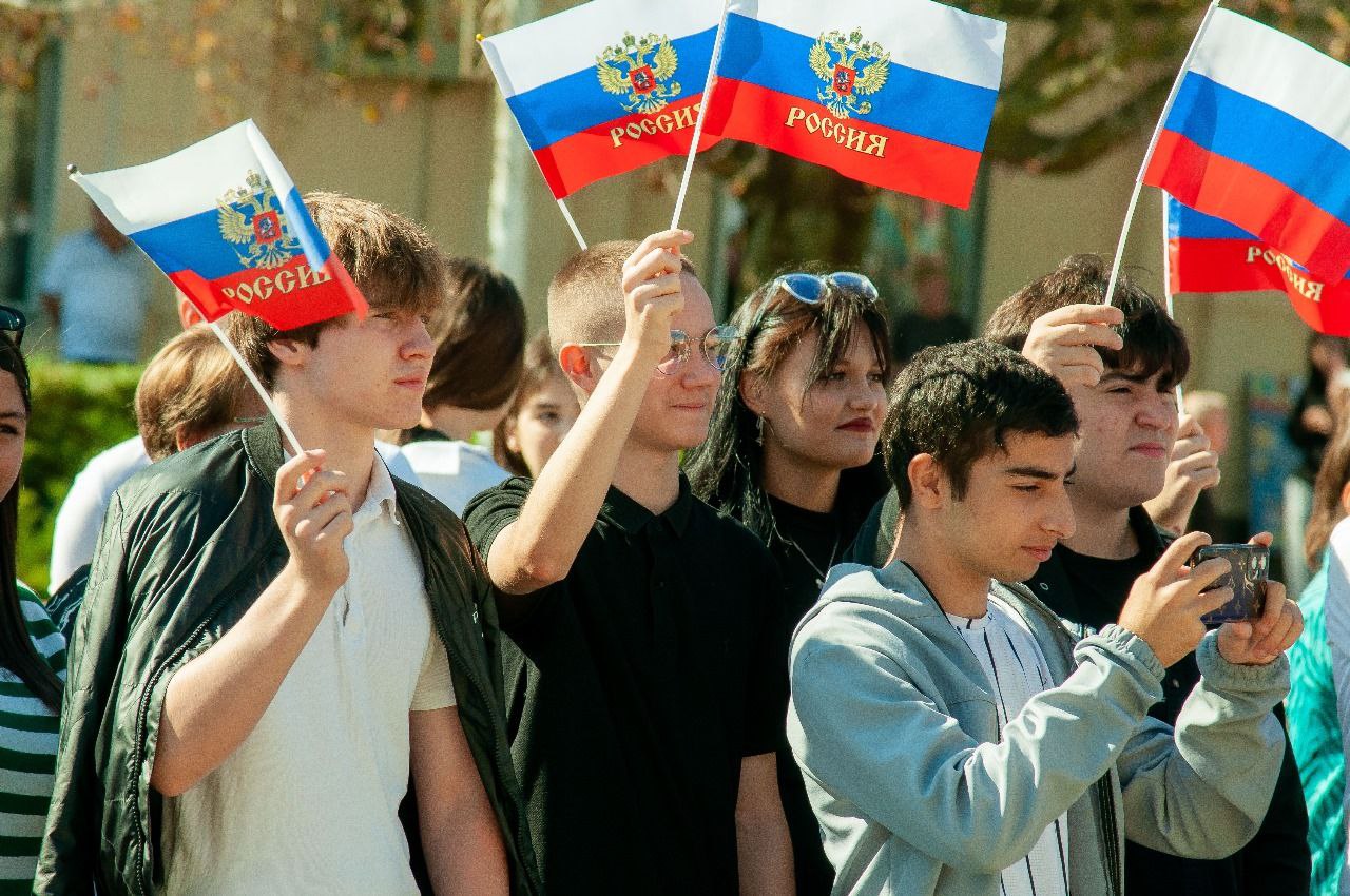 День воссоединения новых регионов с Россией отметили на Прикумье.