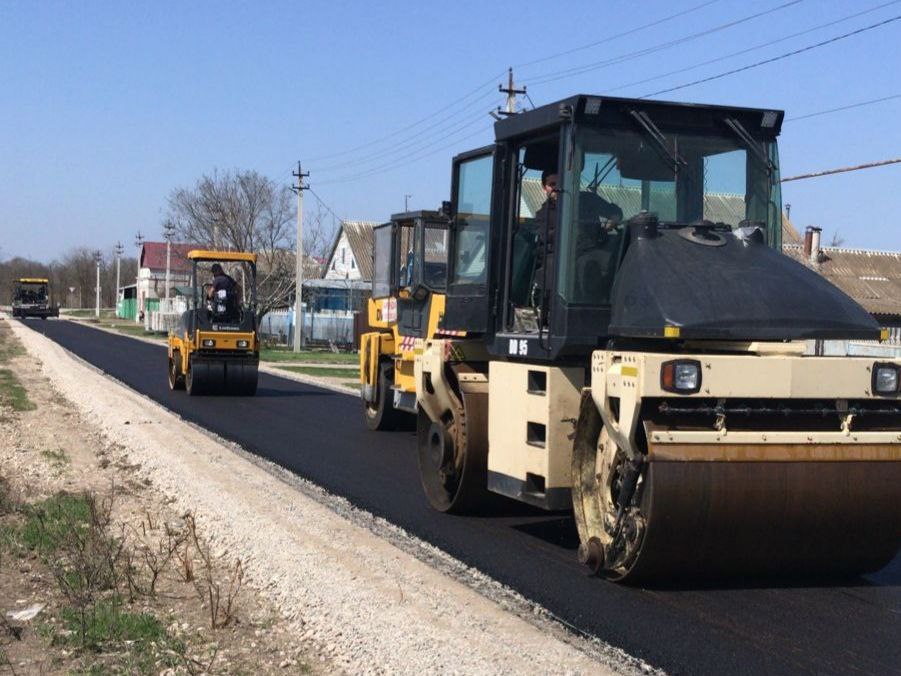 В населенных пунктах Буденновского округа ведется ремонт дорог.