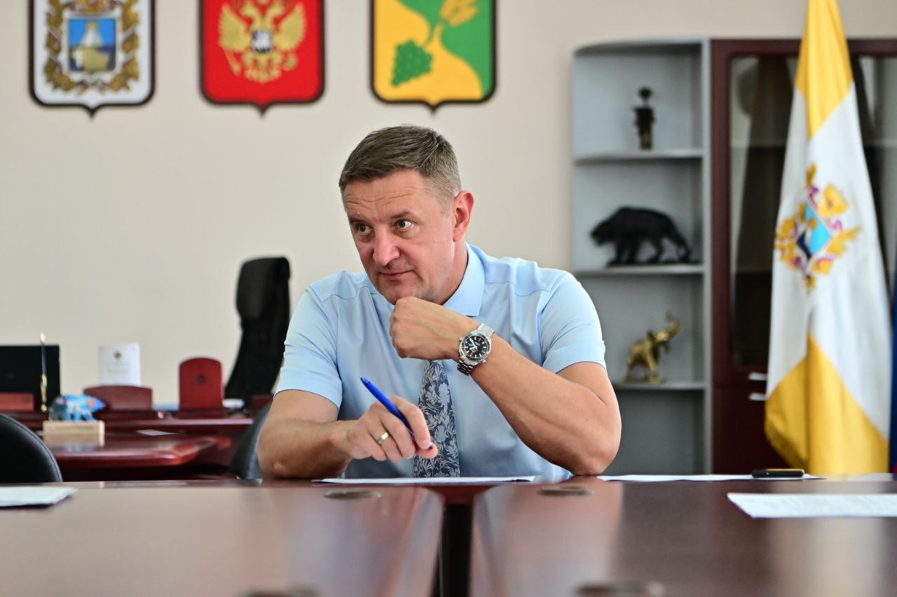 Очередной прием граждан провел Глава Буденновского округа Сергей Савченко.