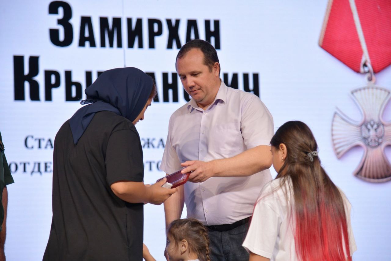 Орденом Мужества посмертно награждены военнослужащие Буденновского округа.