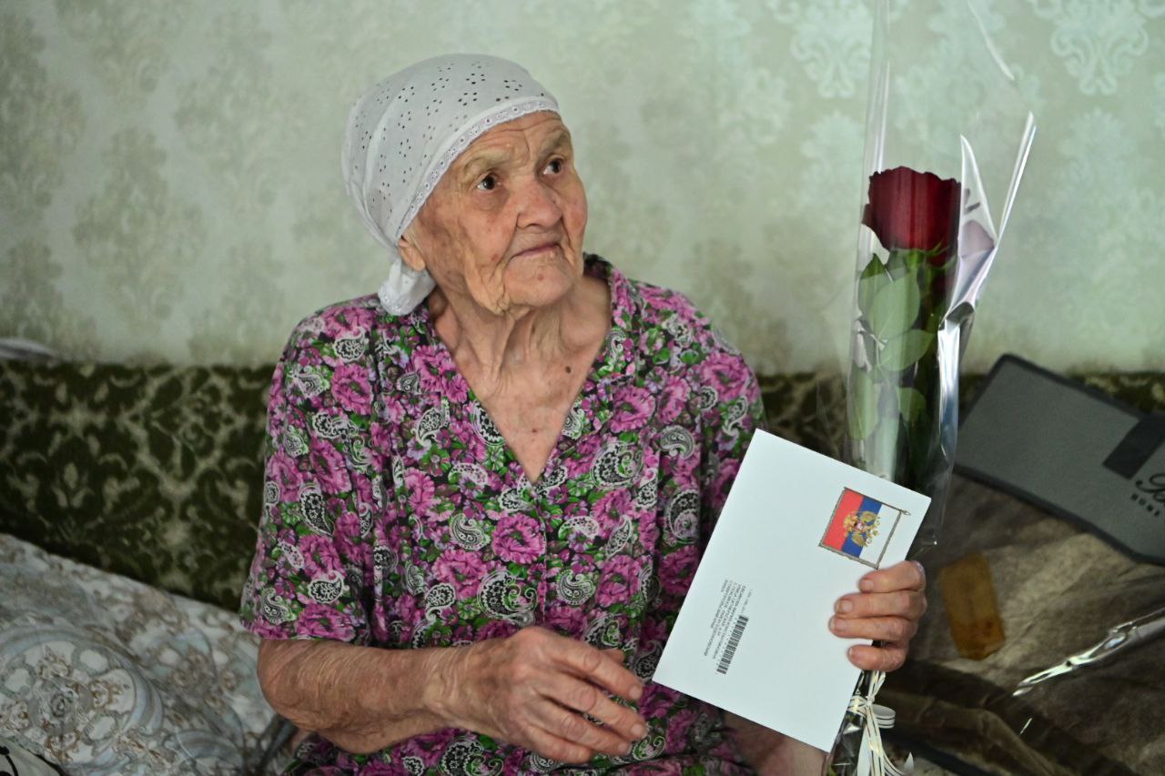 1 июля свой 95-летний юбилей отмечает долгожитель Буденновского округа, ребенок войны, ветеран труда Мария Константиновна Евсикова.