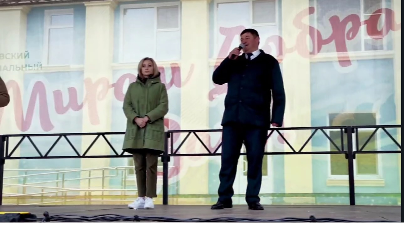 День народного единства ярмарками и концертом отметили в Буденновске.