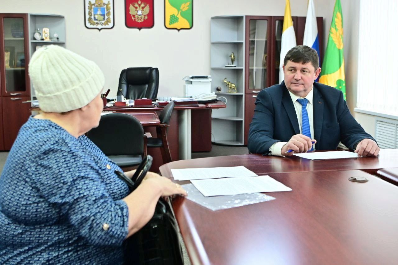Глава Буденновского округа Дмитрий Богданов провел очередной прием граждан по личным вопросам.