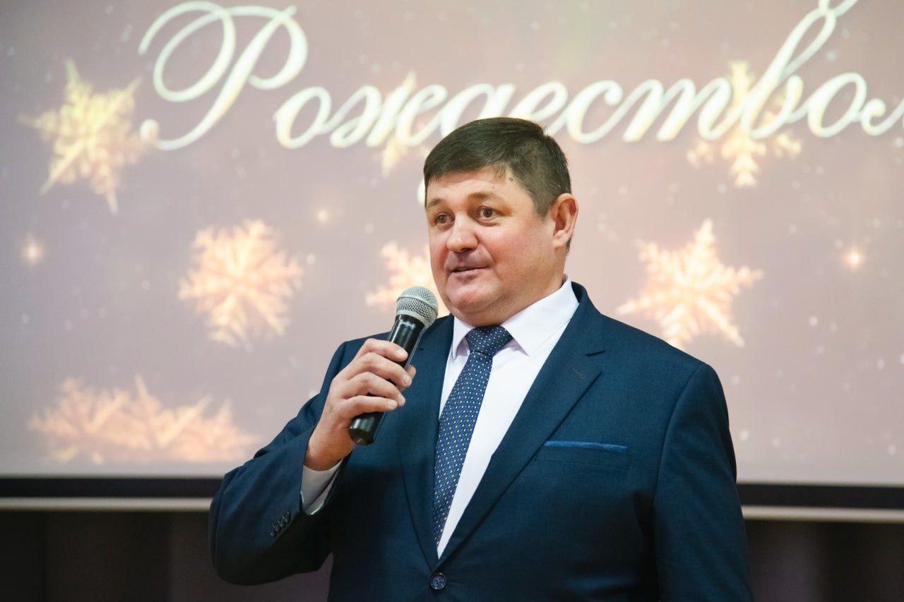 Глава Буденновского округа Дмитрий Богданов встретился с вдовами и матерями прикумчан, погибших при исполнении служебного долга в ходе специальной военной операции.