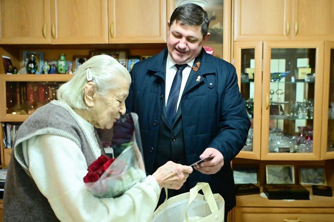 Свой 100-летний юбилей празднует долгожитель нашего округа, труженица тыла Алла Васильевна Лотиева.