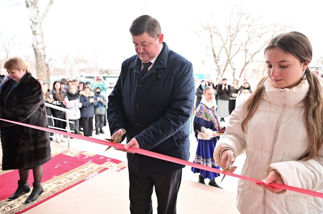 Школу № 3 города Буденновска торжественно открыли после капитального ремонта.