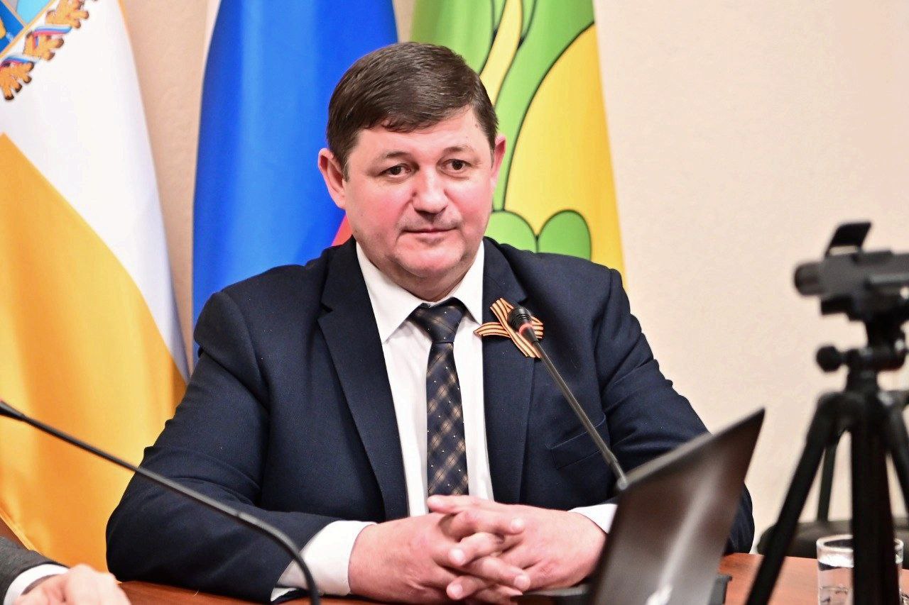 Глава Буденновского муниципального округа Дмитрий Богданов провел вторую прямую линию в этом году.