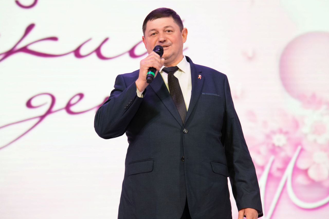 Прикумских женщин поздравили с наступающим праздником 8 Марта.