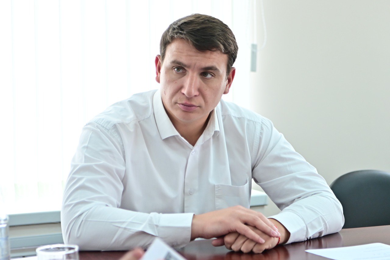 ПРЕДСТАВИТЕЛЬ ГУБЕРНАТОРА СТАВРОПОЛЬЯ ПРОВЕЛ ПРИЕМ ГРАЖДАН ПО ЛИЧНЫМ ВОПРОСАМ В АДМИНИСТРАЦИИ БУДЕННОВСКОГО МУНИЦИПАЛЬНОГО ОКРУГА.