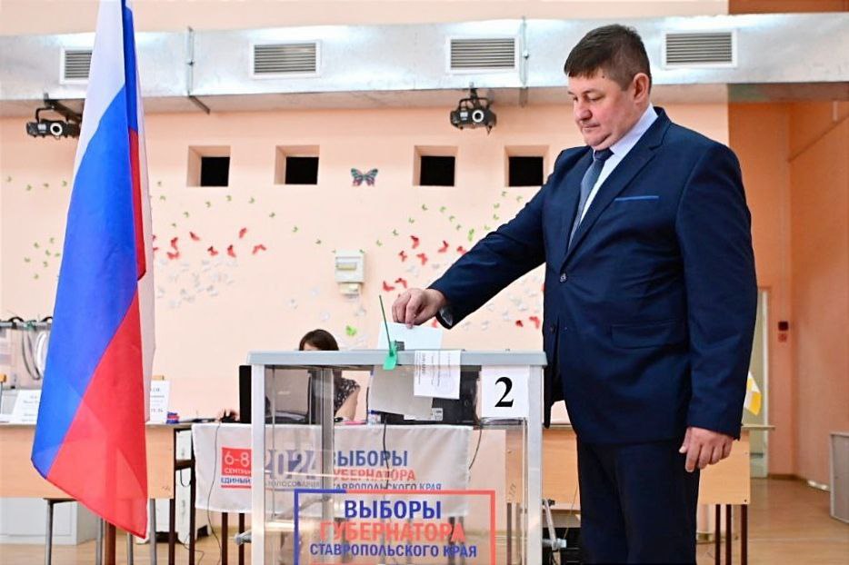 Глава Буденновского округа проголосовал на выборах Губернатора Ставрополья.