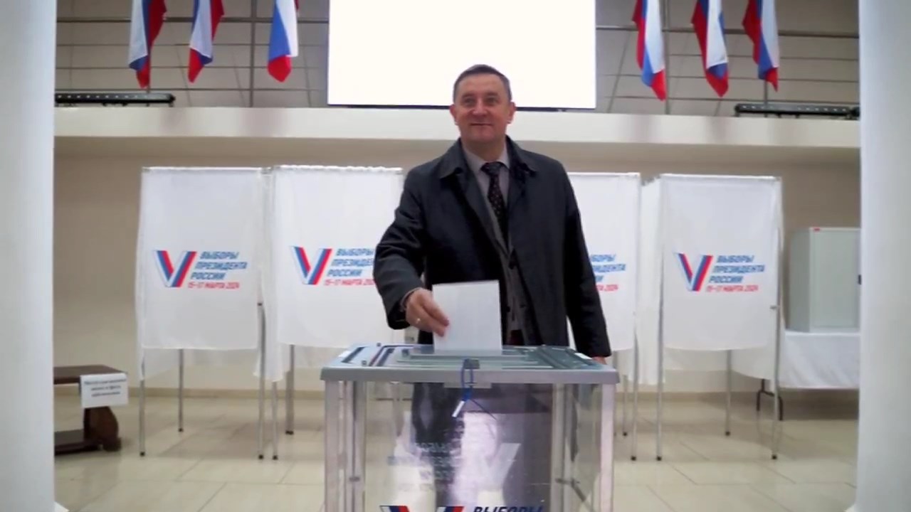 Глава Буденновского округа принял участие в голосовании на выборах президента России.